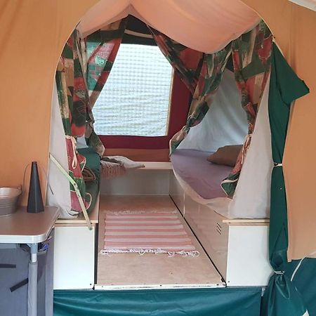 Basic Ingerichte Vouwwagen Op Camping Westenenk, Wijster Exterior photo